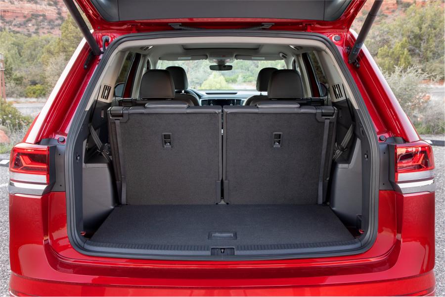 Багажник Volkswagen Atlas SEL V6 Premium 4Motion R-Line 2020 года  (фото 21 из 30)